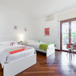 Roomy With Terrace & Parking Appartamento