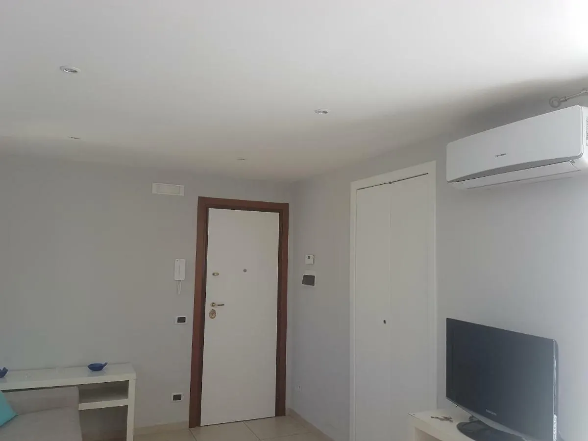 Apartamento Attico Con Terrazza A Bari 0*,